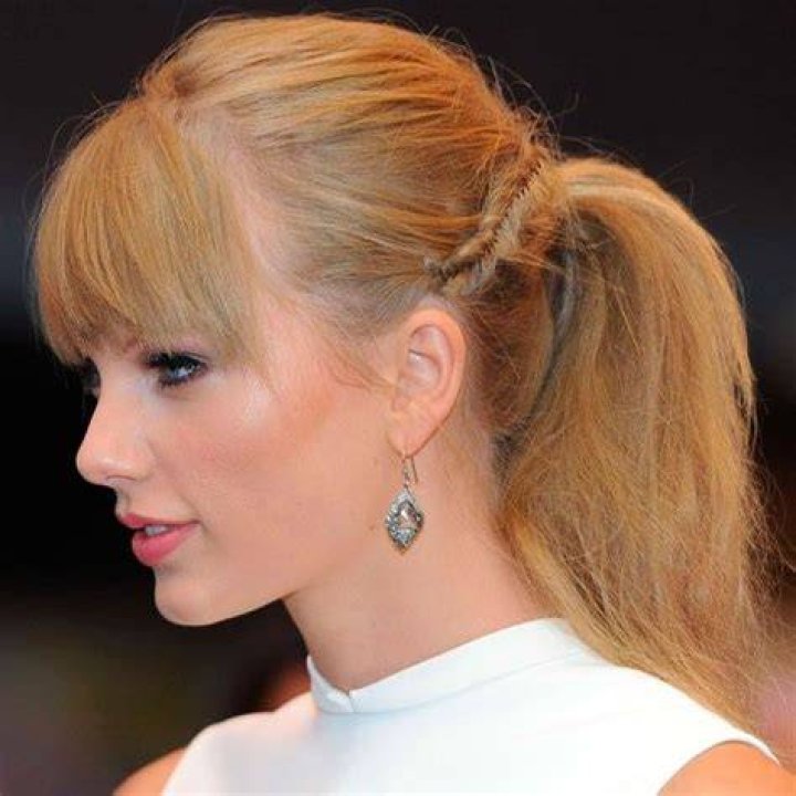 She Wears A Braid & Fans Freak – Hollywood Life