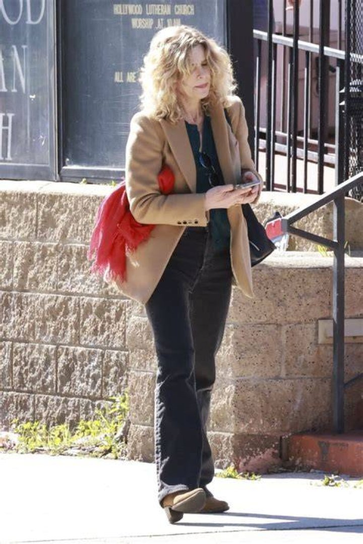 She Wears Camel Leather – Hollywood Life