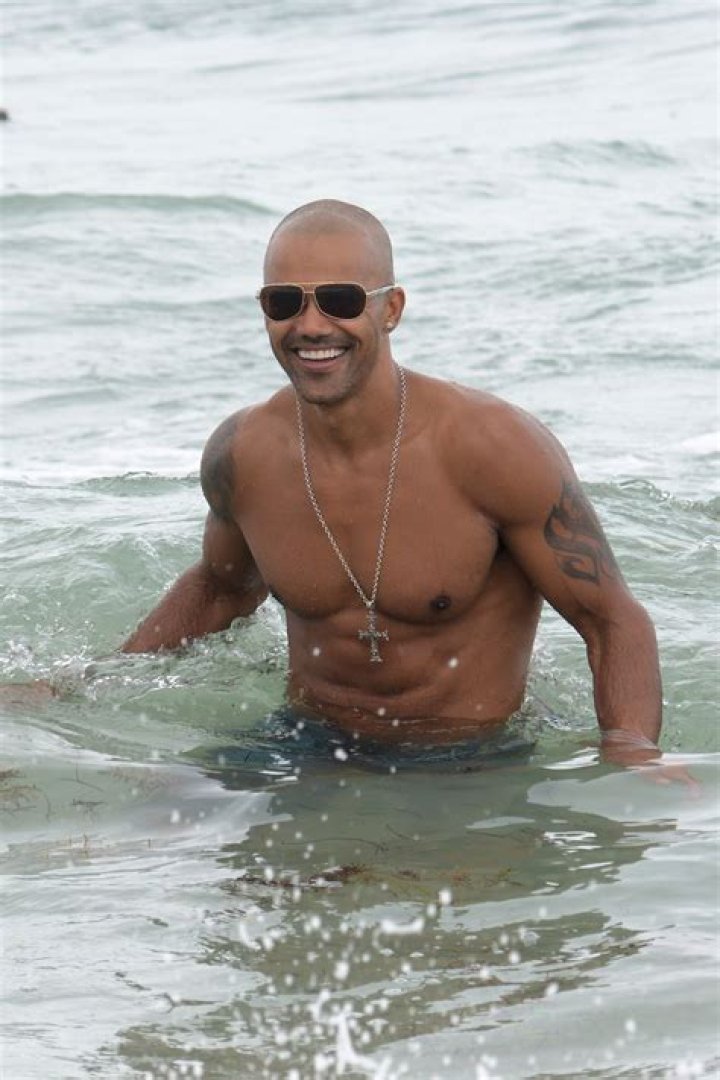 Shemar Moore Shows Off His Shirtless Body On Instagram: Pic – Hollywood Life