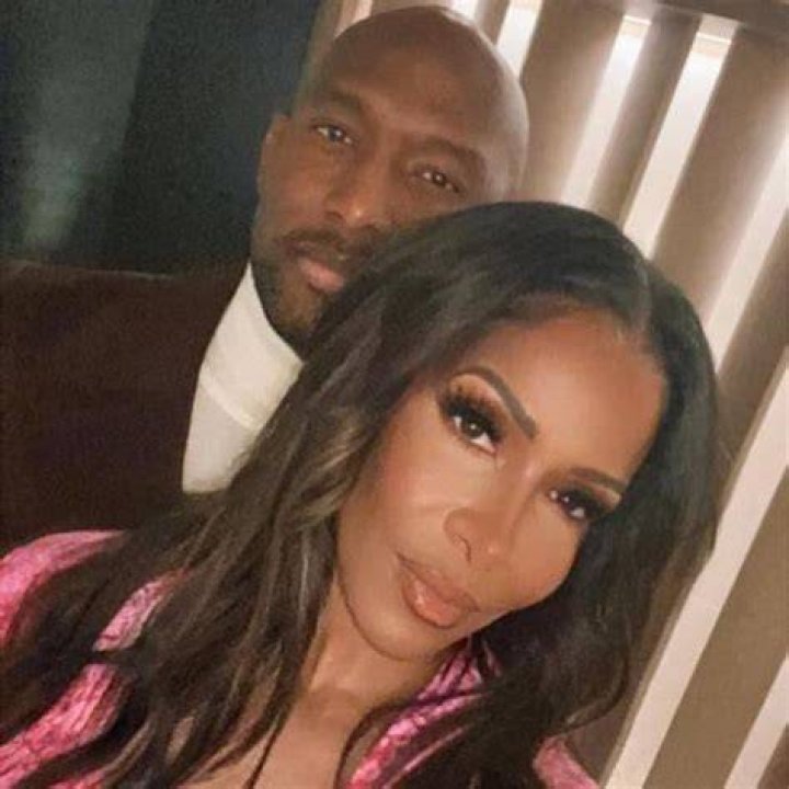 Sheree Whitfield’s Boyfriend Martell Holt May Be Cheating – Hollywood Life