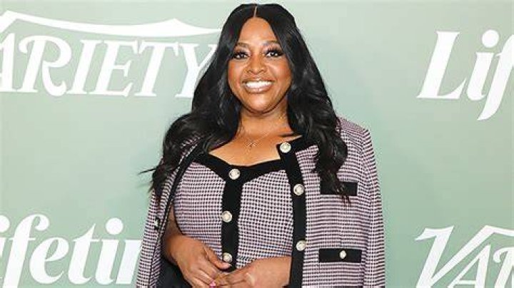 Sherri Shepherd Gives Show Guests Handwritten Notes (Exclusive) – Hollywood Life
