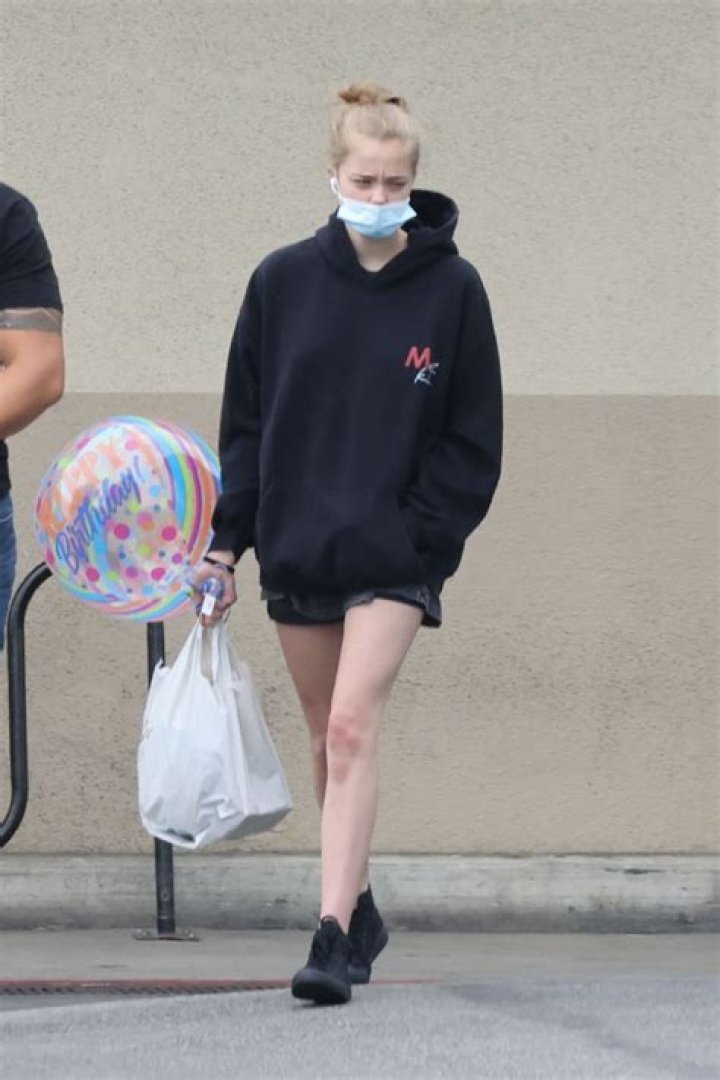 Shiloh Jolie-Pitt Spotted With Birthday Balloon During Solo Shopping – Hollywood Life