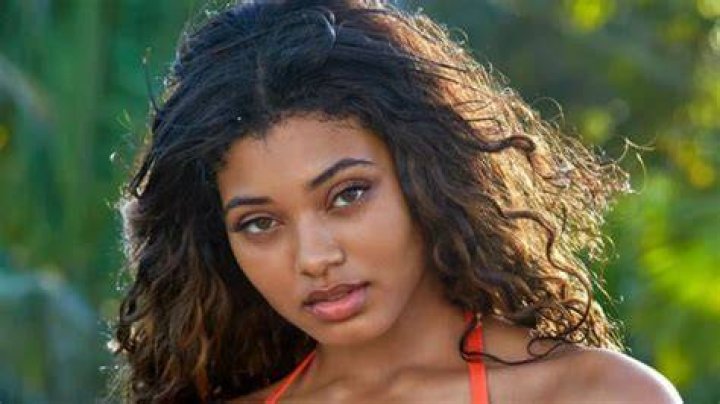 ‘SI’ Swimsuit Model Danielle Herrington Reveals Her Go-To Workout You Can Do Anywhere