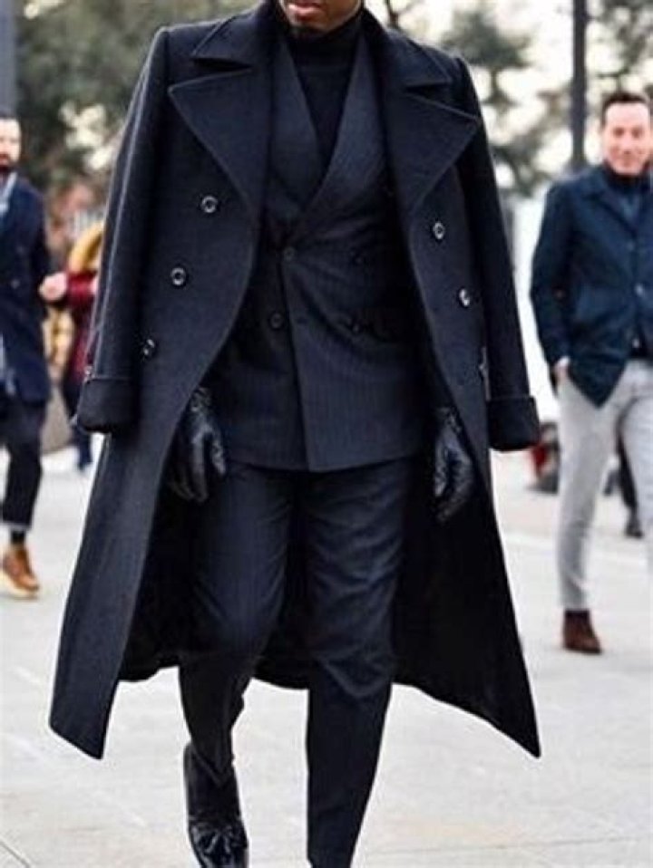 Similar Black Coat for Under $60 – Hollywood Life