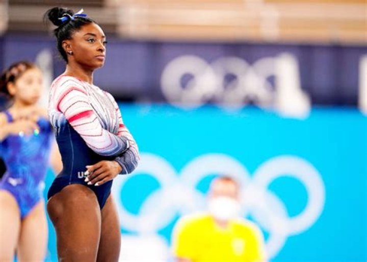 Simone Biles Rocks A Bikini & Looks Incredibly Toned After Winning A Bronze Medal At Tokyo Olympics