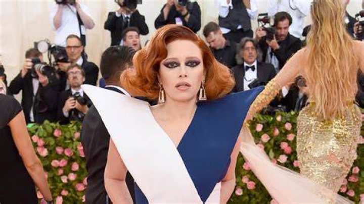 Sings About 2018 Relapse – Hollywood Life