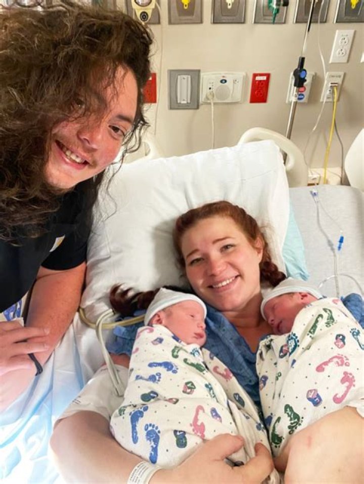‘Sister Wives’ Star Gives Birth To Twins – Hollywood Life