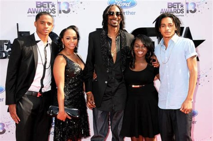 Snoop Dogg & Family: Photos – Hollywood Life