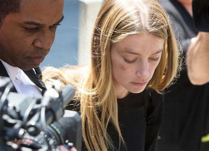 Sobs After Getting Restraining Order From Johnny Depp – Hollywood Life