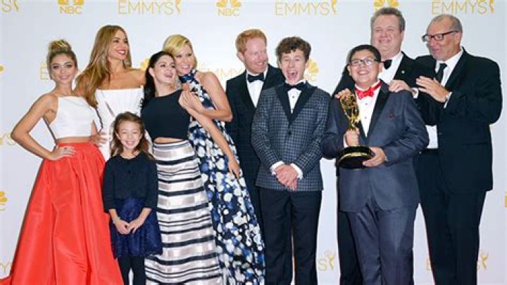 Sofia Vergara Hosts ‘Modern Family’ Reunion 3 Years After Show Ends – Hollywood Life