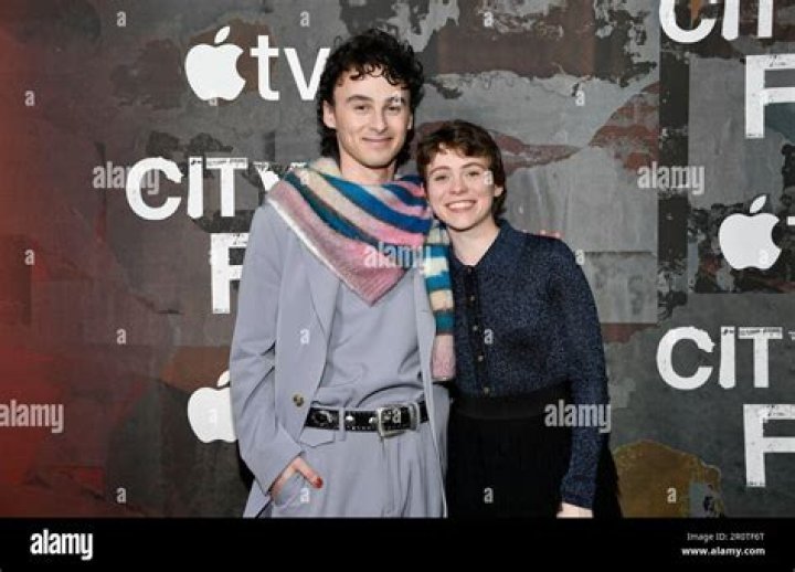 Sophia Lillis & Wyatt Oleff Interview On The Show’s Epic Ending & More – Hollywood Life