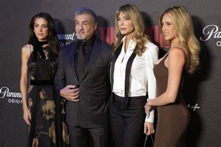 Sophia, Sistine, Scarlet – Hollywood Life