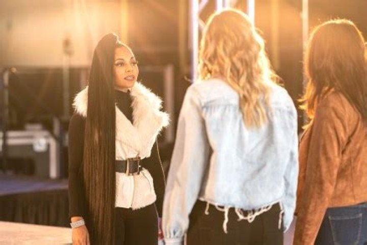 Star Ava Grace Raves Over Ashanti’s ‘Confidence’ – Hollywood Life