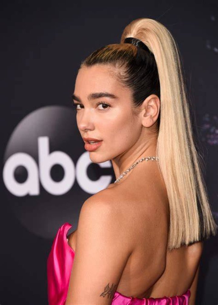Stars In High Ponytails: Pics