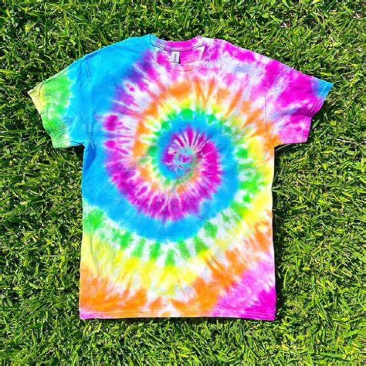 Stars In Tie Dye — See Photos – Hollywood Life