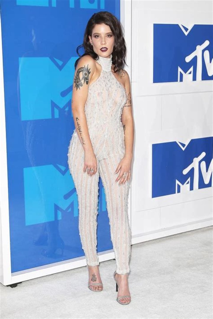 Stars Who Took Major Risks & Revealed Nipples On Red Carpet — PICS