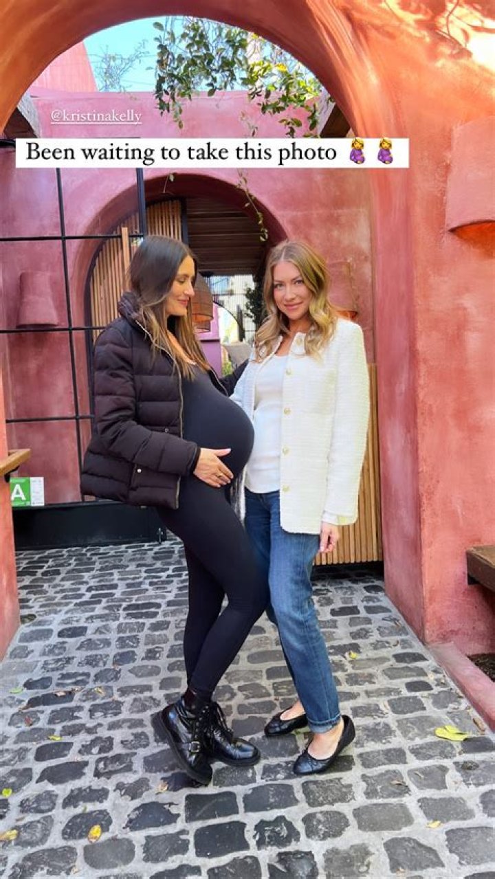 Stassi Schroeder Shows Off Baby Bump In Naked Maternity Photos – Hollywood Life