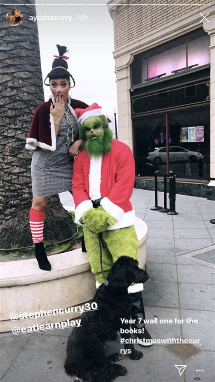 Steph & Ayesha Curry Dress as The Grinch & Cindy Lou Who – Pics – Hollywood Life