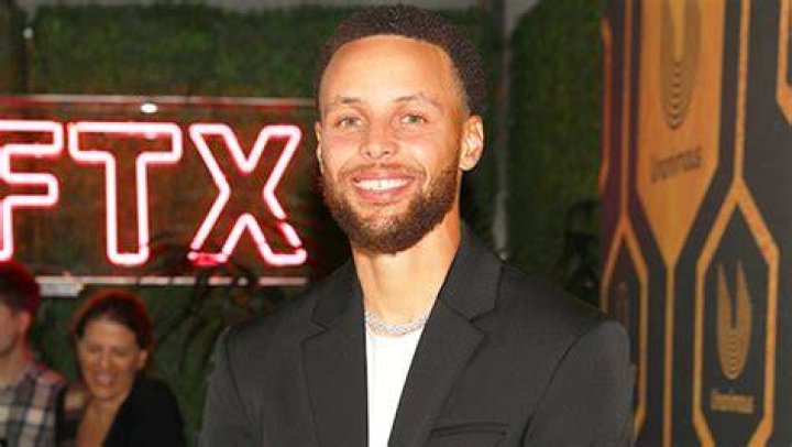 Steph Curry & BTS’s SUGA Take A Selfie Together In Japan – Hollywood Life