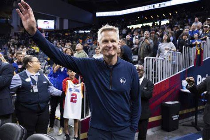 Steve Kerr: Pics of the NBA Coach
