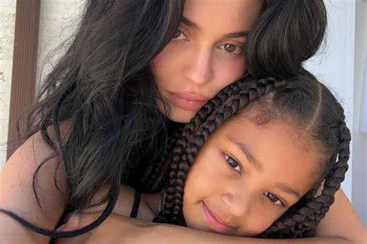 Stormi Webster, 1, Says ‘Daddy’ & More While Making ‘Ellen’ Debut With Kylie Jenner