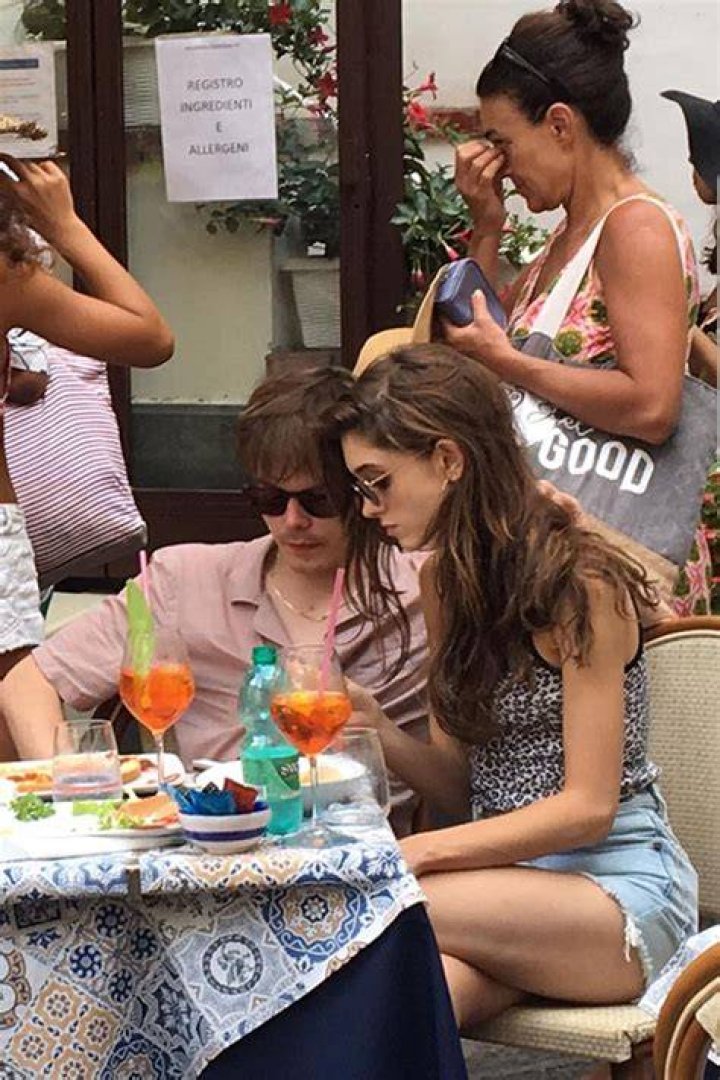 ‘Stranger Things’ Couple Natalia Dyer & Charlie Heaton Enjoy Romantic Italy Holiday — Pic