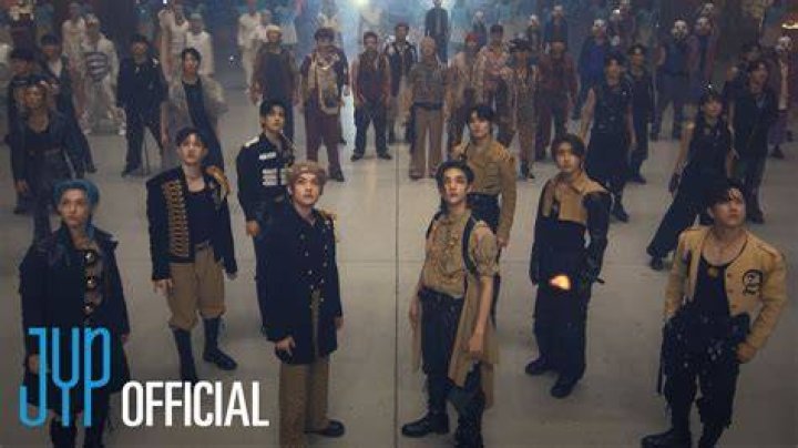 Stray Kids’ Music Video For ‘District 9’ — Pics