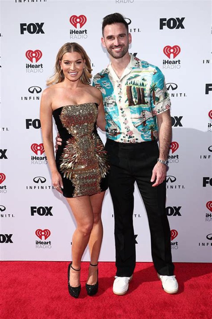 ‘Summer House’ Star Carl Radke Seen In First Photos Post-Lindsay Split – Hollywood Life
