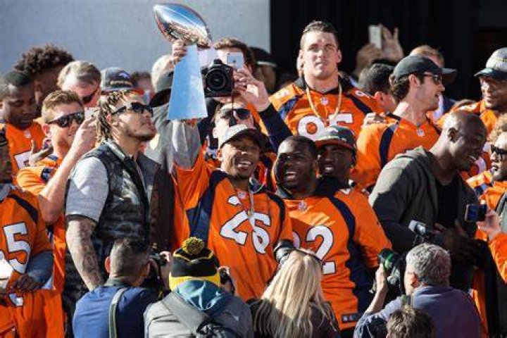 Super Bowl 50 : Famous Denver Broncos Fans