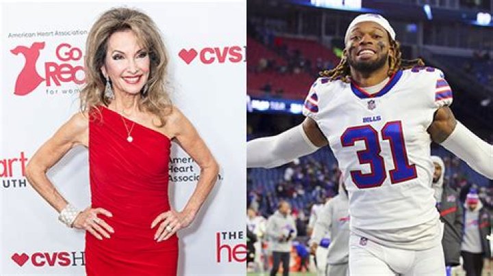 Susan Lucci Rocks Red Shorts & Blazer To Meet Damar Hamlin: Photo – Hollywood Life