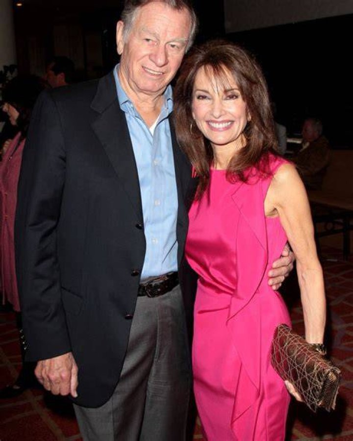 Susan Lucci’s 1st Photos Since Death Of Husband Helmut Huber – Hollywood Life