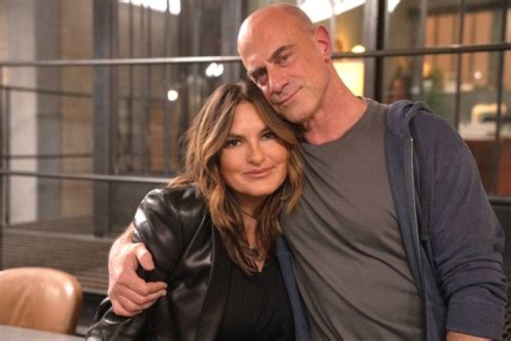 SVU’ Cast — Photos Of Mariska Hargitay & More – Hollywood Life
