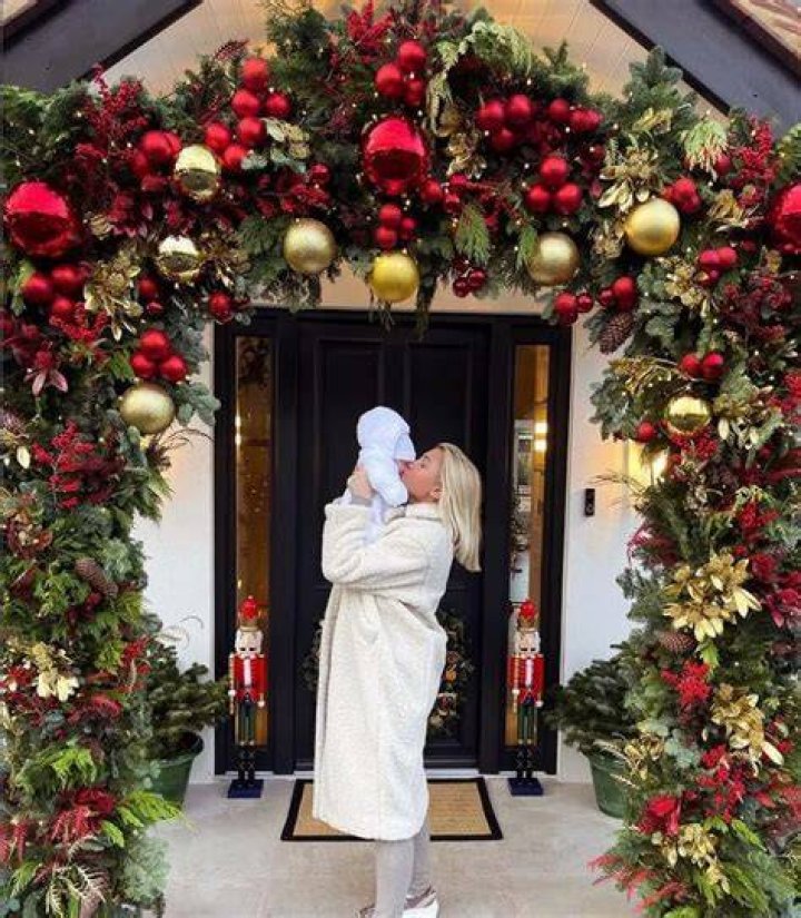 Sweet Christmas Eve Surprise – Hollywood Life