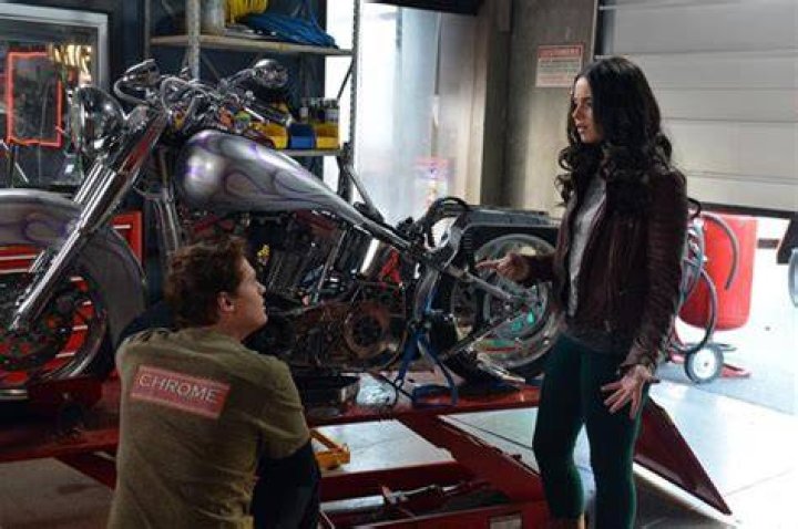 ‘Switched At Birth’ Spring Finale — Who Is Emmett’s Girlfriend? – Hollywood Life