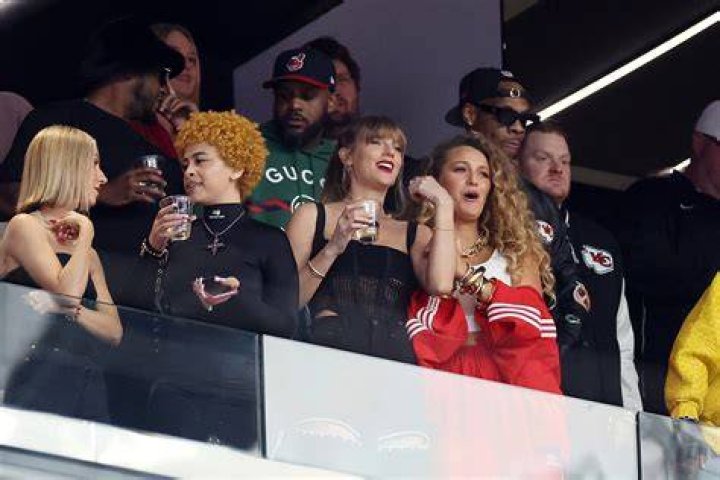 T.I. Shows Up To Super Bowl Party With Mystery Woman Amid Divorce With Tiny — Pic