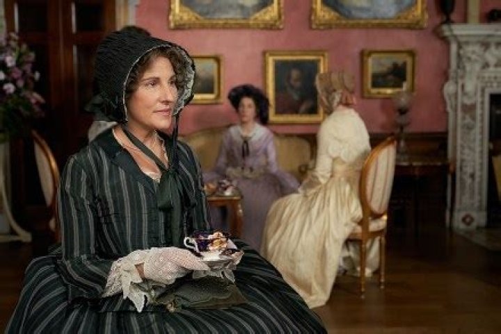 Tamsin Greig Talks Anne Trenchard, Loss & More – Hollywood Life
