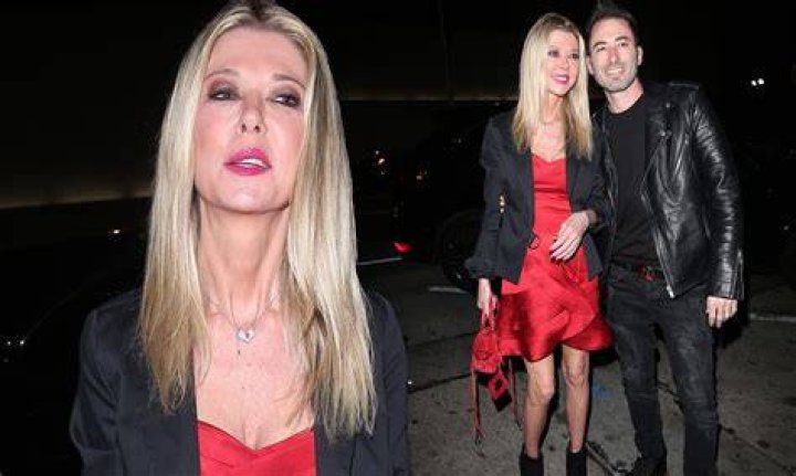 Tara Reid Slams Body Shamers Over ‘Skinny’ Bikini Selfie Comments – Hollywood Life