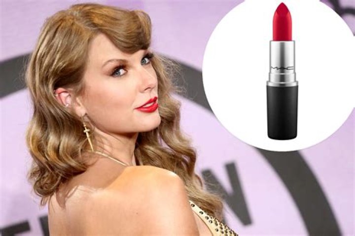 Taylor Swift’s Sweet Red Lip — Get Her Holiday Look In NYC