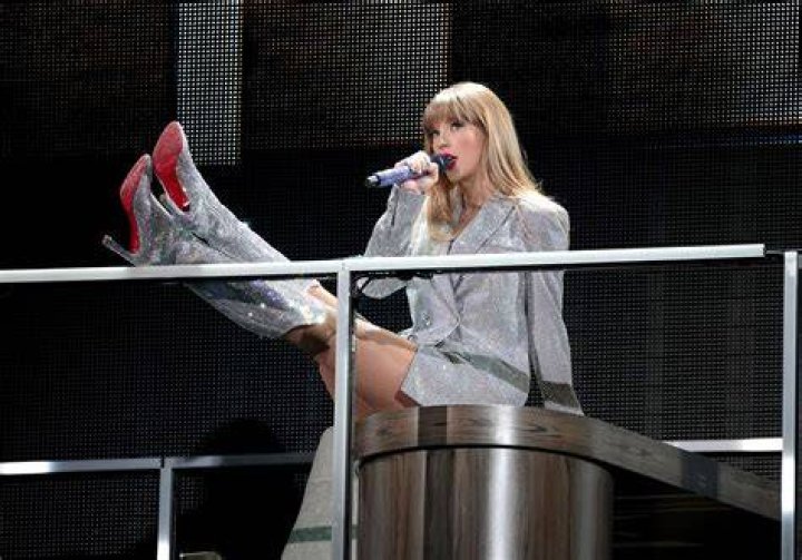 Taylor Swift Wows In Sequin Bodysuit For First ‘Eras Tour’ Show – Hollywood Life