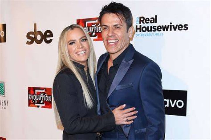 Teddi Mellencamp Conceived ‘Naturally’ After Infertility Struggles – Hollywood Life