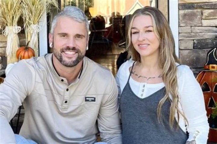 ‘Teen Mom’ Star Ryan Edwards’ Wife Mackenzie Files For Divorce – Hollywood Life