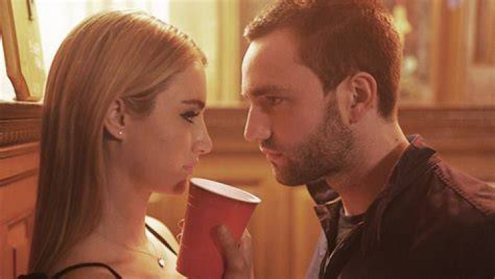 ‘Tell Me Lies’ EP Breaks Down Episode 6 & Lucy & Stephen’s Future – Hollywood Life