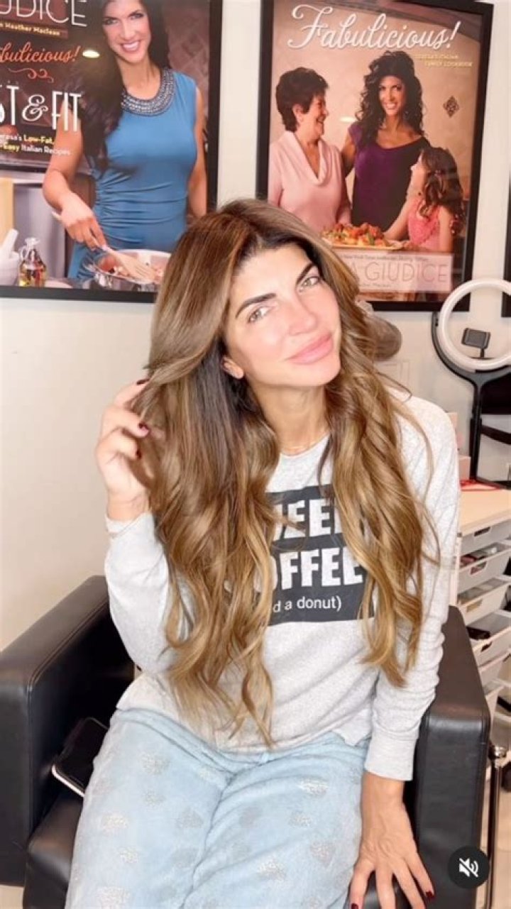 Teresa Giudice Posts Makeup-Free Video & Fans Rave Over Her Fresh Face – Hollywood Life