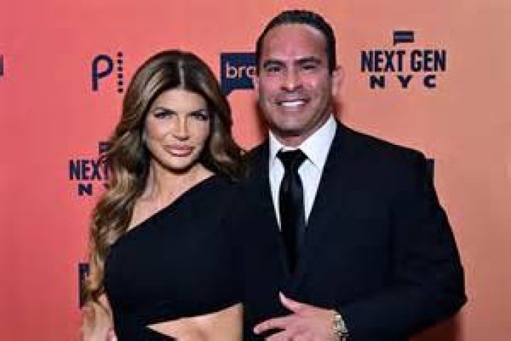 Teresa Giudice Rocks Black Chanel Bikini In Tulum, Mexico: Photo – Hollywood Life