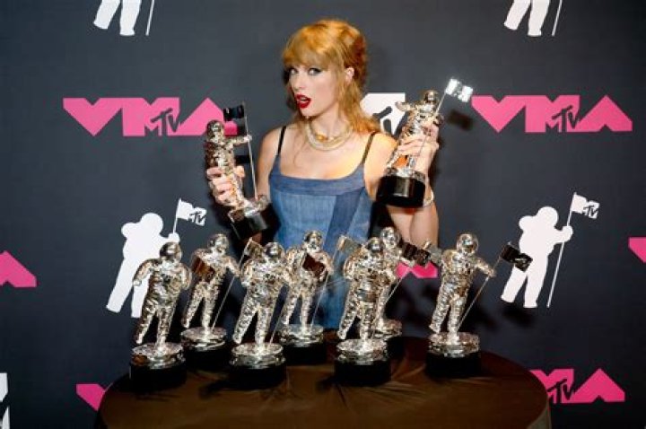 The Hottest Guys At The 2012 MTV VMAs Photo Gallery