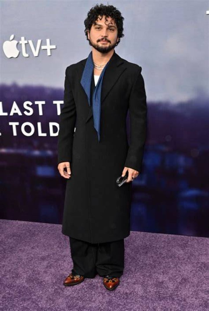 ‘The Last Thing He Told Me’ Premiere: Photos – Hollywood Life