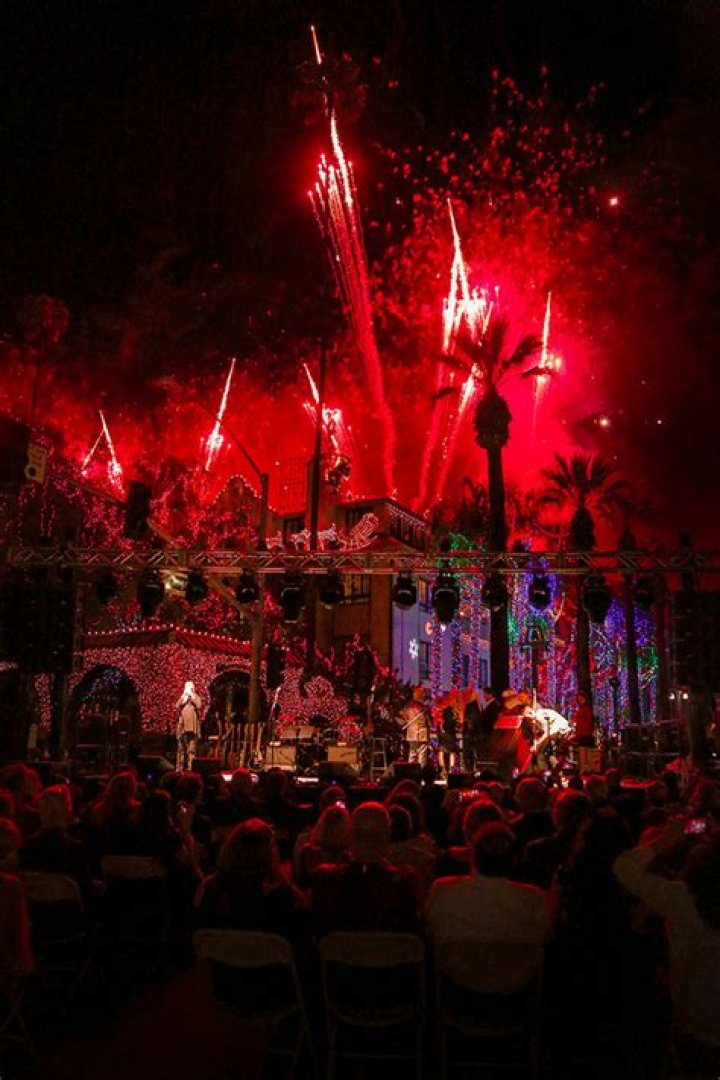 The Mission Inn Hotel & Spa’s 31st Annual Festival of Lights – Hollywood Life