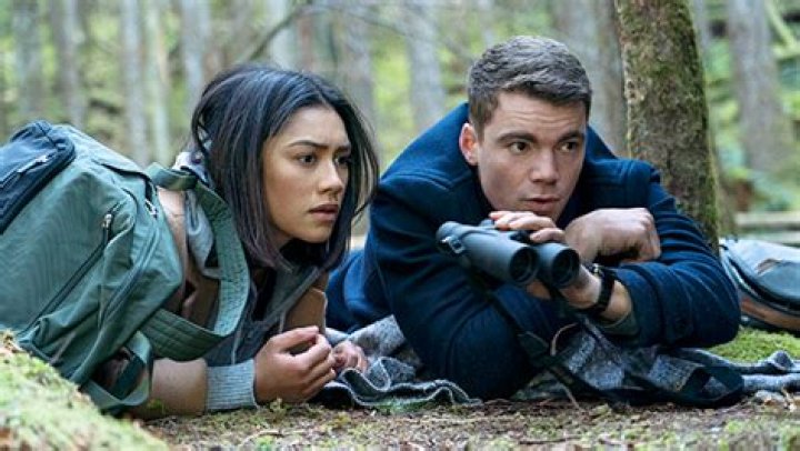 ‘The Night Agent’ Star On Peter & Rose’s Future & Season 2 (Exclusive) – Hollywood Life