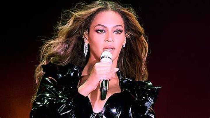 The Queens Remix’ – Hollywood Life