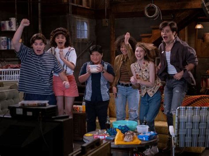 The Young Cast’s Performance – Hollywood Life